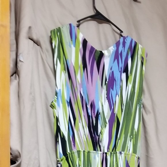 London Times Dresses & Skirts - COPY - COPY - Sleveless Colorful Hi-Lo Maxi